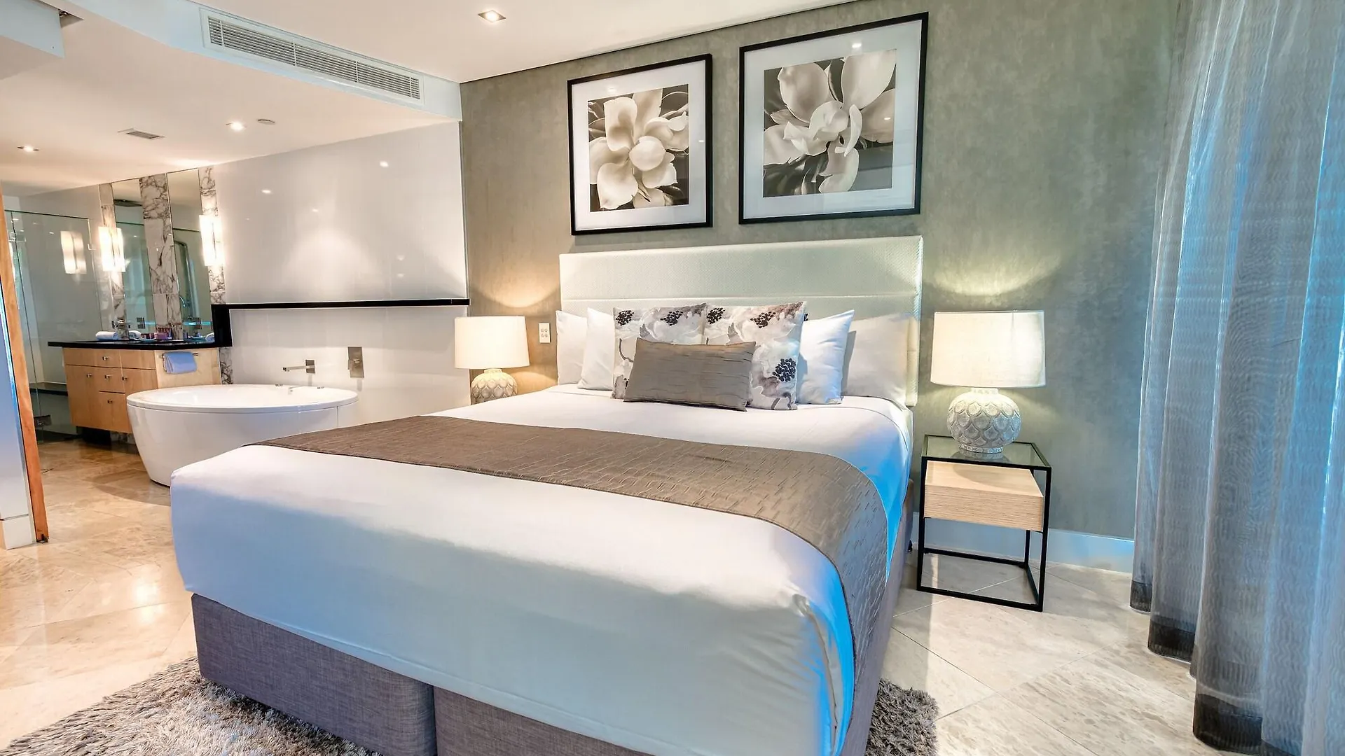 Resort Oceans Mooloolaba Hotel